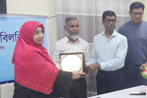কুষ্টিয়ায় শ্রেষ্ঠ নারী উদ্যোক্তা সম্মাননা পেলেন মোছাঃ সুরাইয়া বিলকিছ