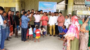 সারাবাংলা কুষ্টিয়া ব্যুরো অফিসের উদ্যোগে অসহায়দের মাঝে ঈদ সামগ্রী বিতরণ