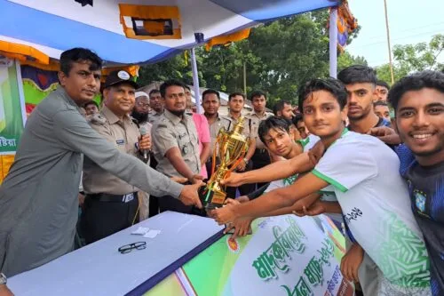 যুব সমাজকে মাদকমুক্ত রাখতে কুমারখালীতে মাদকবিরোধী প্রীতি ফুটবল ম্যাচ অনুষ্ঠিত