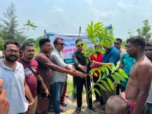 কুষ্টিয়ায় ১৫শ বৃক্ষরোপণ কর্মসূচির উদ্বোধন করলেন সোহরাব উদ্দিন