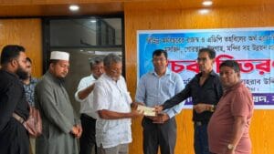 কুষ্টিয়া জেলা পরিষদের উদ্যোগে ১৫টি উন্নয়ন প্রকল্পে চেক বিতরণ