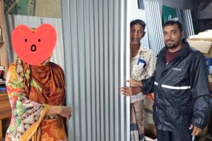 অসহায় পরিবারের পাশে রাশিদা ফাউন্ডেশন, উপহার হিসেবে পেল ঢেউটিন