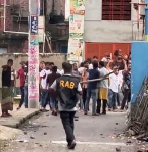 কুষ্টিয়ায় গণঅধিকার পরিষদ ও জামায়াত কর্মীদের ধাওয়া-পাল্টা ধাওয়া, এমপির গাড়ি ও গণঅধিকার পরিষদের অফিস ভাঙচুর