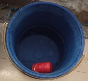 দৌলতপুরে রাস্তার পাশ থেকে তাজা ককটেল উদ্ধার