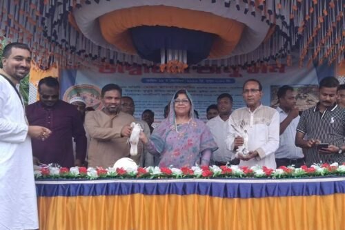 কুষ্টিয়ার ঝাউদিয়ায় ঐতিহ্যবাহী দাঁড়িয়াবান্ধা (গাদন) প্রতিযোগিতা ঘিরে উৎসবের আমেজ