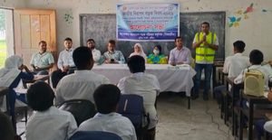 কুষ্টিয়ায় শিক্ষার্থীদের নিয়ে সড়ক নিরাপত্তা সচেতনতামূলক আলোচনা