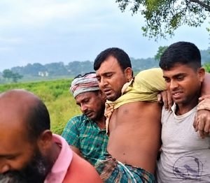 দৌলতপুর সীমান্তে বিএসএফের গুলিতে কৃষক আহত, পাল্টাপাল্টি গুলির অভিযোগ